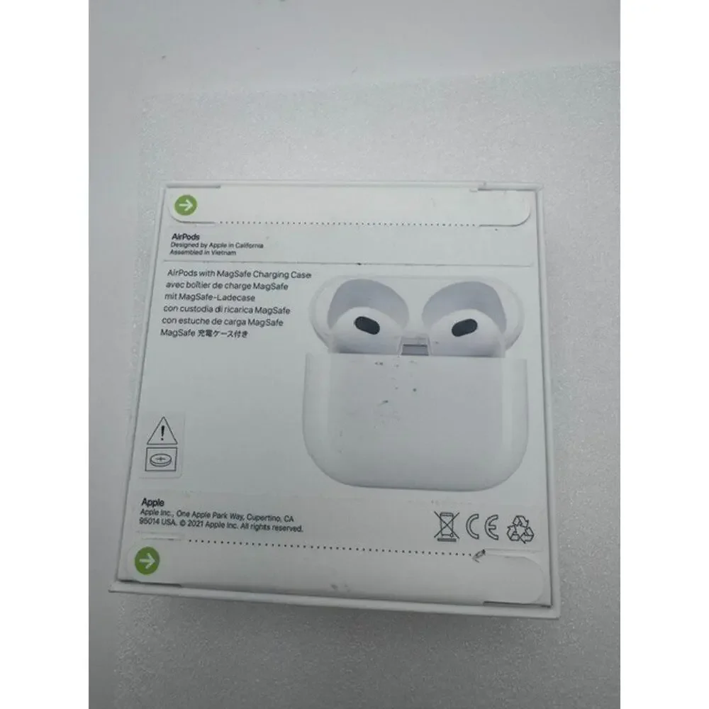 New SEALED Apple AirPods 3rd Generation w/ Wireless Charging Case